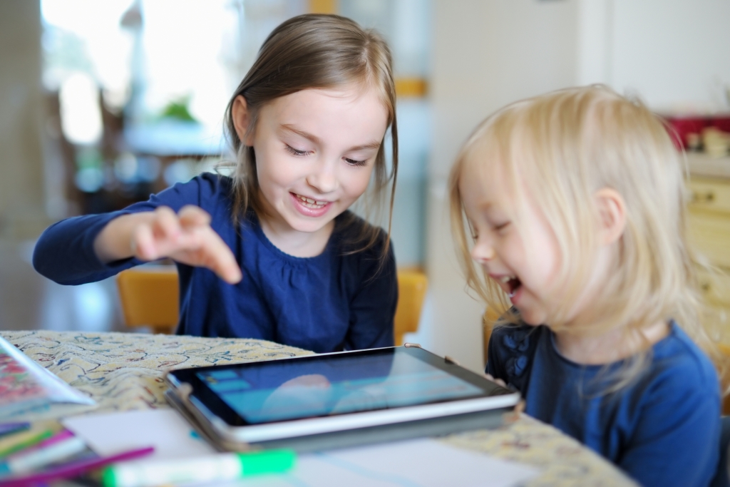 Kid learning with EvoKids
